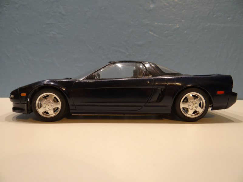 Illustration for article titled Tamiya Acura NSX 1:24 Model Lots of Pics